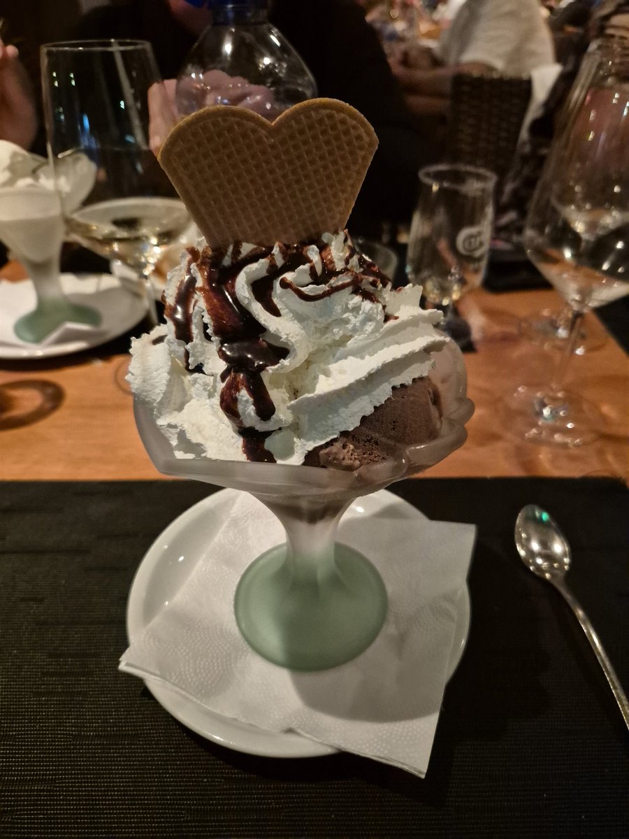 TheSixMachine's tweet image. Yes I will still have a chocolate sundae for dessert at 38 years old 🤣