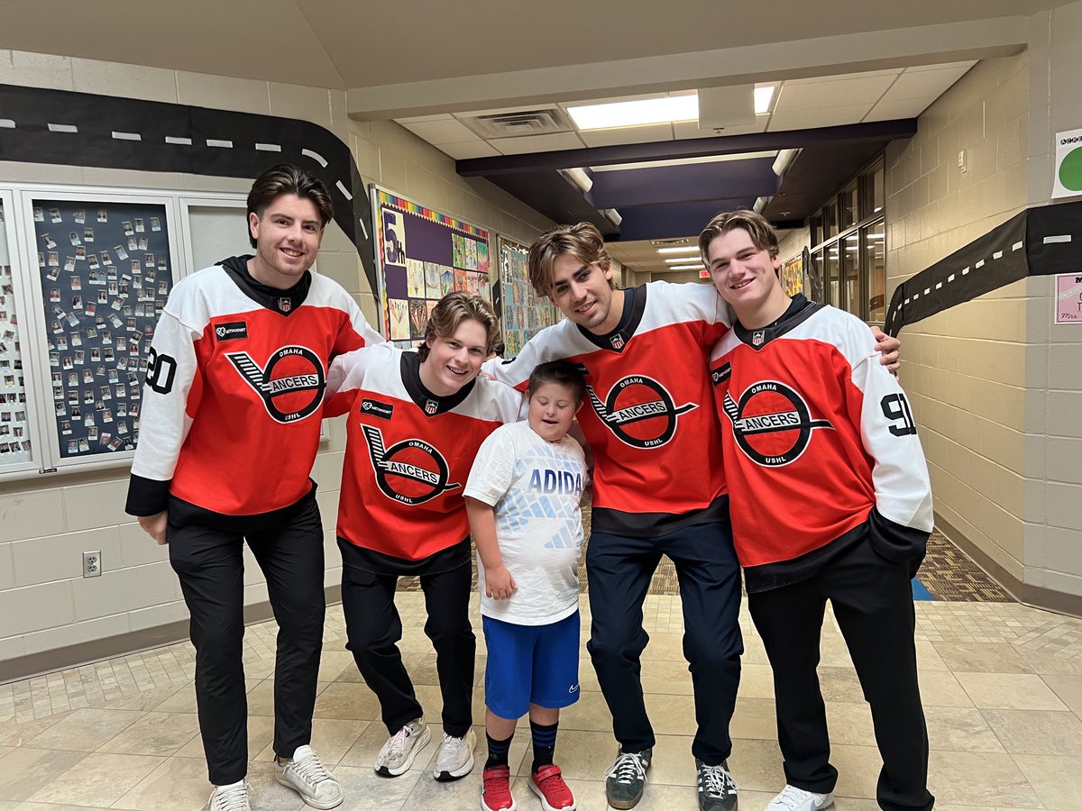 OmahaLancers's tweet photo. Our ‘Stick With Reading’ program continued this week as our guys stopped by Bennington area schools the last two days. Thank you to Sunset Hills, Westbrook and Oakdale Elementary schools for having us! https://t.co/EK0A4K0j7o