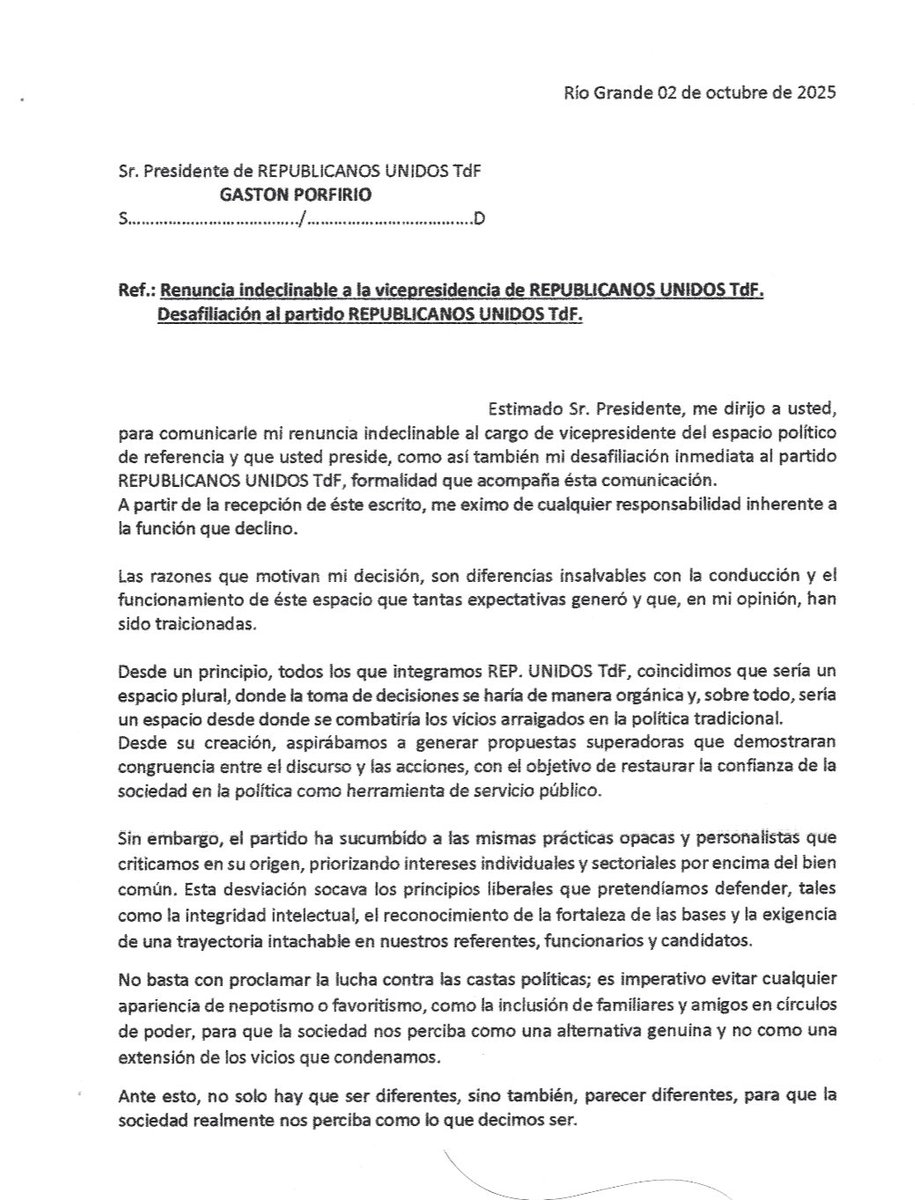 diegobranca's tweet image. Se sigue desintegrando LLA en todo el país.
💣💣💣💣💣💣
Hoy en Río Grande renunció el vice presidente de Republicanos Unidos TdF, Julio Mercado

En esa provincia este espacio fue y es funcional a Javier Milei