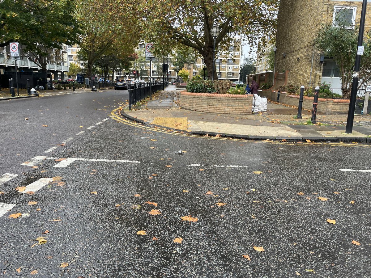🎉🎉SUCCESS🎉🎉

A dropped kerb with yellow tactile paving is now in place! 🙌

<a href="/THLivingStreets/">Tower Hamlets Living Streets</a> <a href="/BetterStreetsTH/">Better Streets for Tower Hamlets</a> 

#AccessibleStreets 🧑‍🦽🧑‍🦼🧑‍🦯