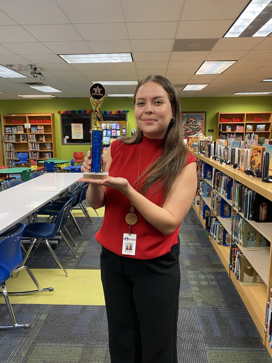 #SaladoPatriots Top Staff Reader for September is Mrs Paredes! <a href="/ECISDreads/">ECISDreads</a>