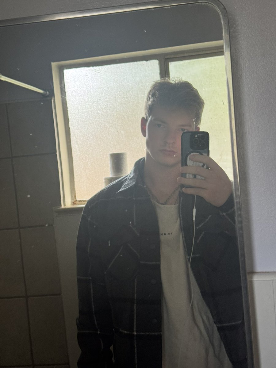 filthyfn tweet media