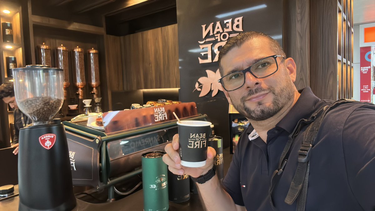 Y gracias <a href="/nayibbukele/">Nayib Bukele</a> and <a href="/BeanofFire/">Bean of Fire</a> for the cafecito after my trip to El Salvador and going back to usa. It’s free gentes. 😅