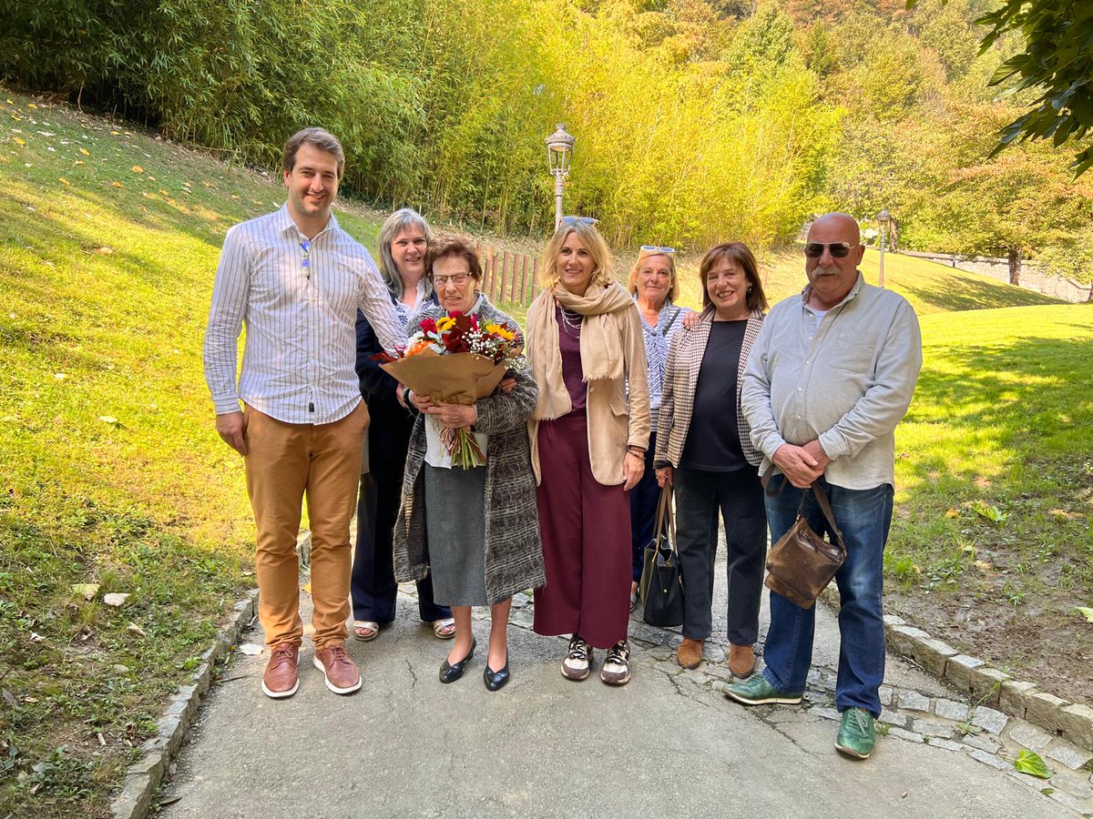 🎉 Angeles Oteo Garridok gaur 103 urte bete ditu! 🎂
Beasaindar adinekoena. 🎁🌸❤️
#Beasain #ZorionakAngeles #103urte
🎉 ¡Angeles Oteo Garrido cumple hoy 103 años! 🎂
la beasaindarra de más edad 🎁🌸❤️
#Beasain #FelicidadesAngeles #103años