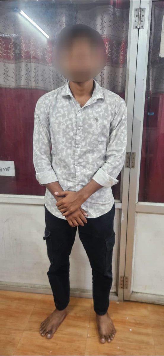 After a video showing a woman being assaulted near Balasore Railway Station went viral, Sahadevkhunta PS registered Case No. 342 dated 07.10.2025 on the written report of Inspector RPF, Balasore.

The accused has been traced, arrested and forwarded to Court.

Balasore Police