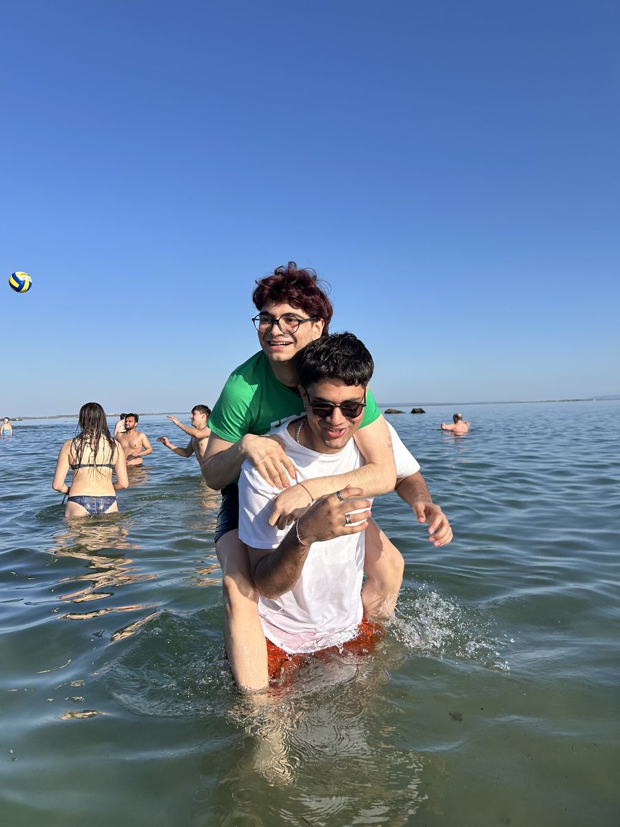 adtyyaaaaaa's tweet photo. missing summer already https://t.co/nMNEQXMlZW