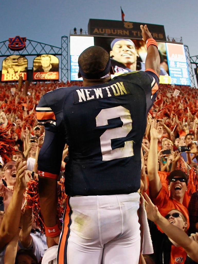 walkersamps726's tweet photo. The greatest to ever wear the jersey. Nobody will ever wear 2 again after Saturday. Thank you for your time at Auburn @CameronNewton https://t.co/gqDdGrAqaK
