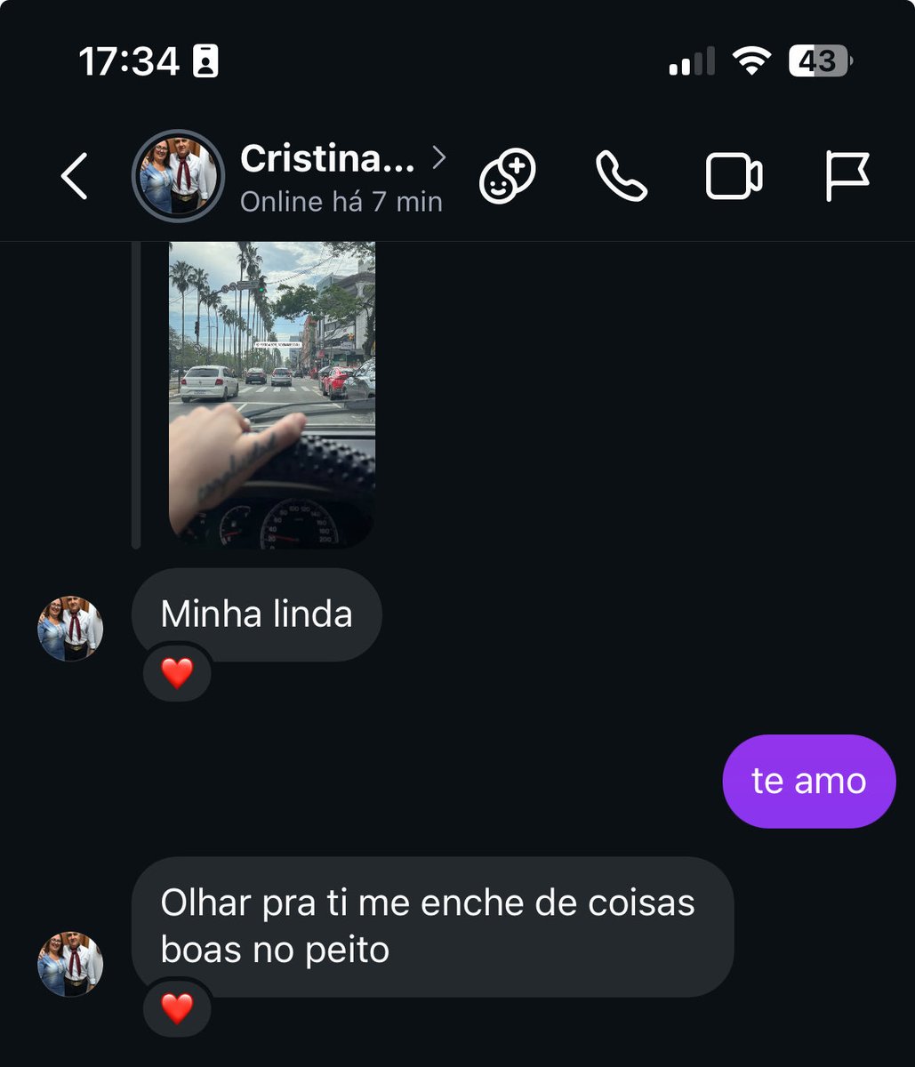 minha mãe num simples story heterotop q botei:
1- ela não estava olhando para mim
2- era foto de uma direção