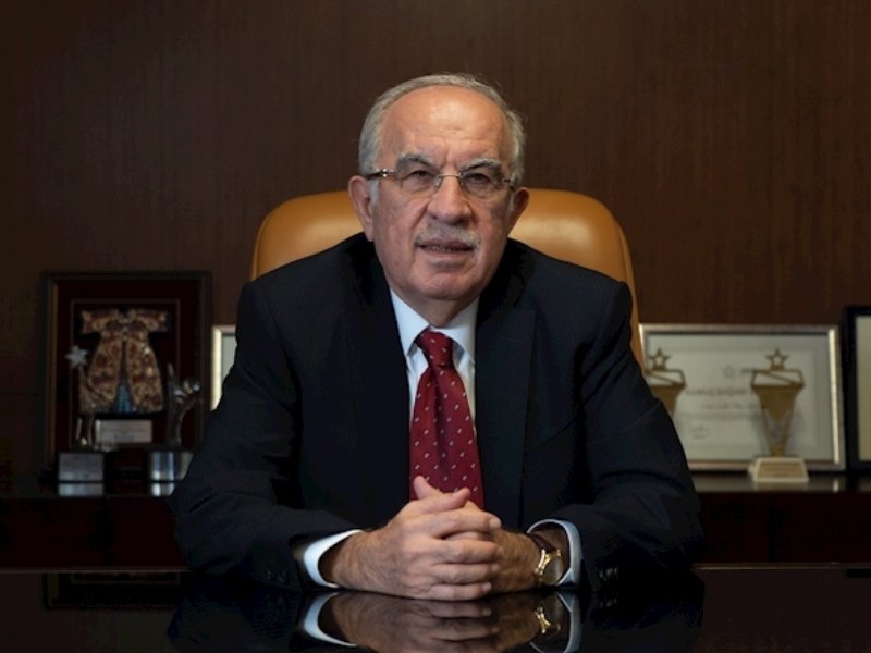 İşçinin üç kuruş asgari ücretine çöken kodaman bu: Ömer Kolunsağ!

İhracat şampiyonu, şirketi ilk 500'de.
Ama Tokat'taki fabrikasında ücretleri iki aydır ödemiyor. Hakkını arayanı da tehdit edip işten attı.