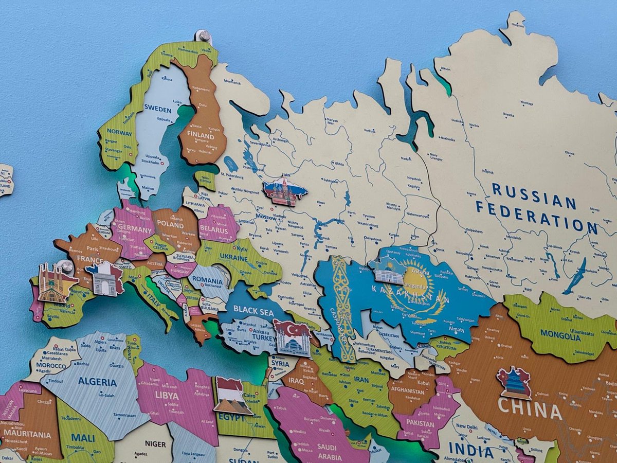 Šāda lūk karte ir Almatas straptautiskajā lidostā (bildēts šodien). Ko darīsim <a href="/Arlietas/">Ārlietu ministrija 🇱🇻 | #atbalstuUkrainu 🇺🇦</a> ?