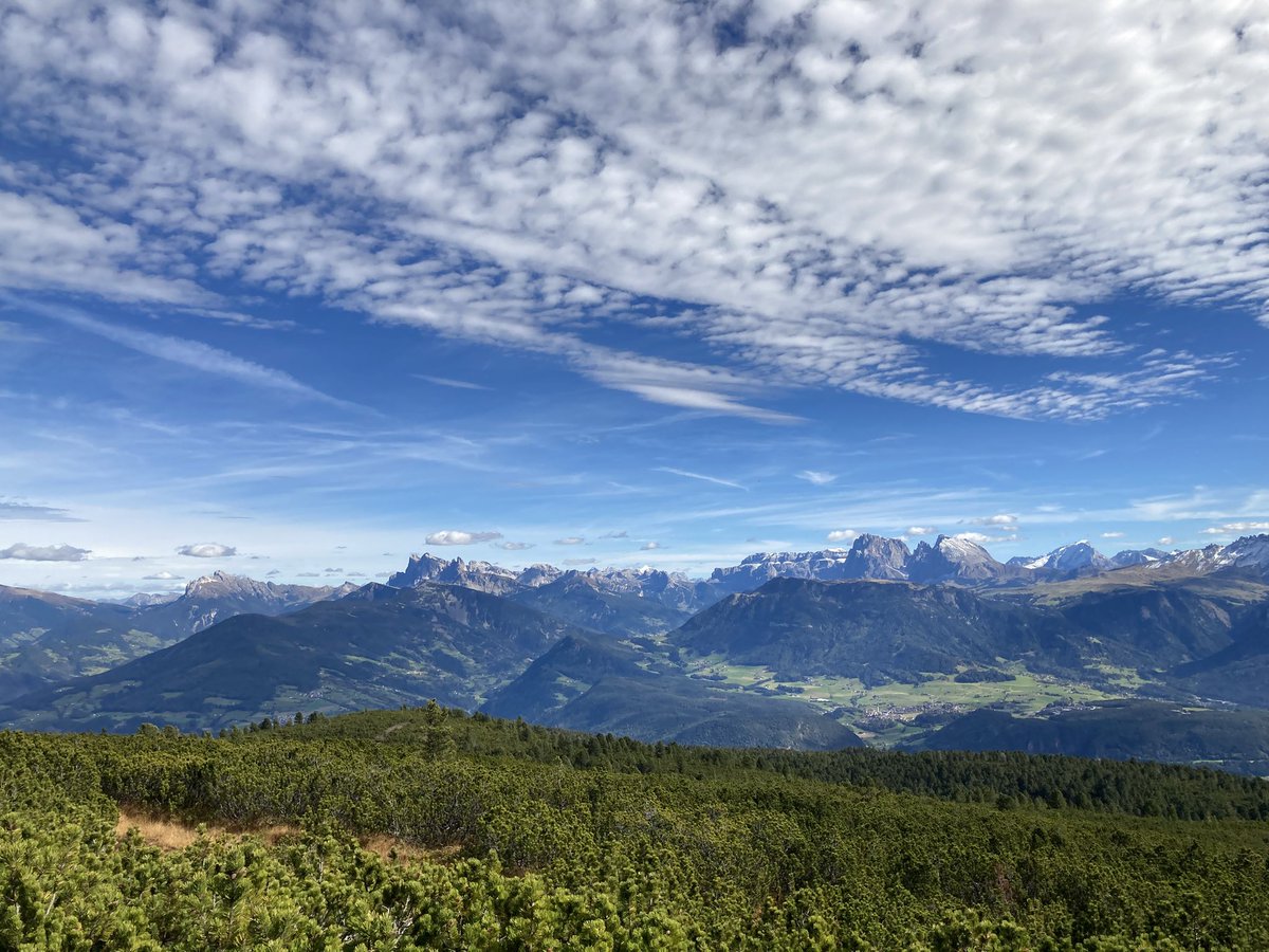 Papamicha007's tweet photo. Ich bin wieder hier, in meinem Revier ….. recovery in progress ….. #KrankenhausAde #Urlaub #Erholung #Recovery #Auszeit #Südtirol #Ritten #Schwarzseespitze #Dolomiten https://t.co/Llmjrl4Hi9