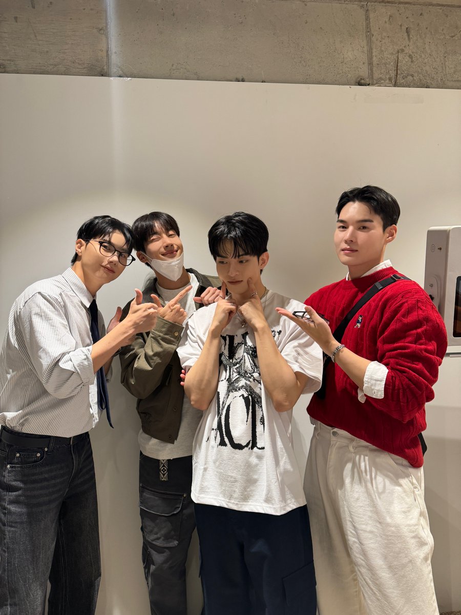 jsy_jsb45's tweet photo. 241009 #정수빈 🫧 https://t.co/EHM0XOgmlN