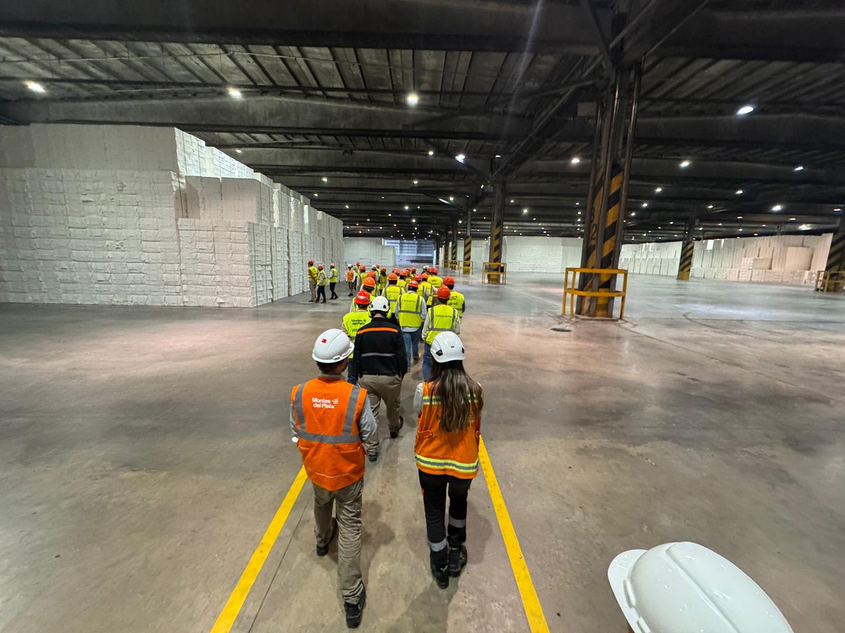 El Intendente y Equipo de Gobierno visitó Montes del Plata, aceptando una invitación formulada por la empresa. Ver más en colonia.gub.uy
#intendenciadecolonia
