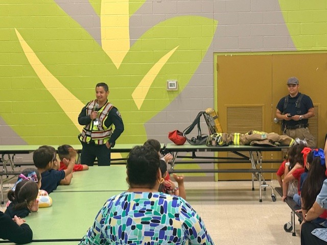 Ms_LABennett's tweet photo. A huge thank you to the Rio Hondo Fire Department for stopping by @Las_Yescas for Fire Prevention Week! 🧯🔥🚒
Our students loved learning about fire safety and meeting our local heroes! 🙌 #FirePreventionWeek #RioHondoFD #CommunityPartners https://t.co/Pe6UgT3aor