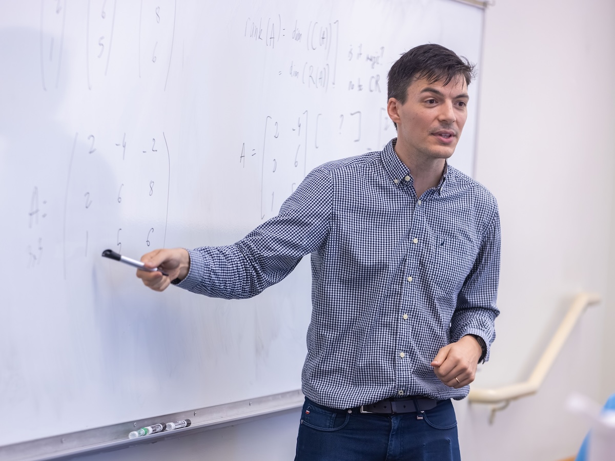 GTCSE's tweet image. Two semesters, two CIOS honor rolls 🏅🏅
Asst. Prof. Raphaël Pestourie is earning top marks for teaching while mentoring future leaders in scientific machine learning and data science!
Full story🔗: cc.gatech.edu/news/revered-f…