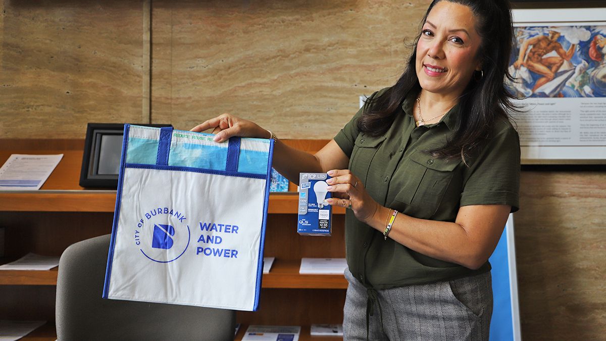 BurbankH2OPower's tweet photo. Happy Public Power &amp; Water Professionals Week! 🎉 

Stop by our lobby for goodies. We can’t wait to celebrate with you! 

#PublicPowerWeek #WaterProfessionalsWeek #Burbank #CommunityOwned #BWP https://t.co/qnyPXcMiql