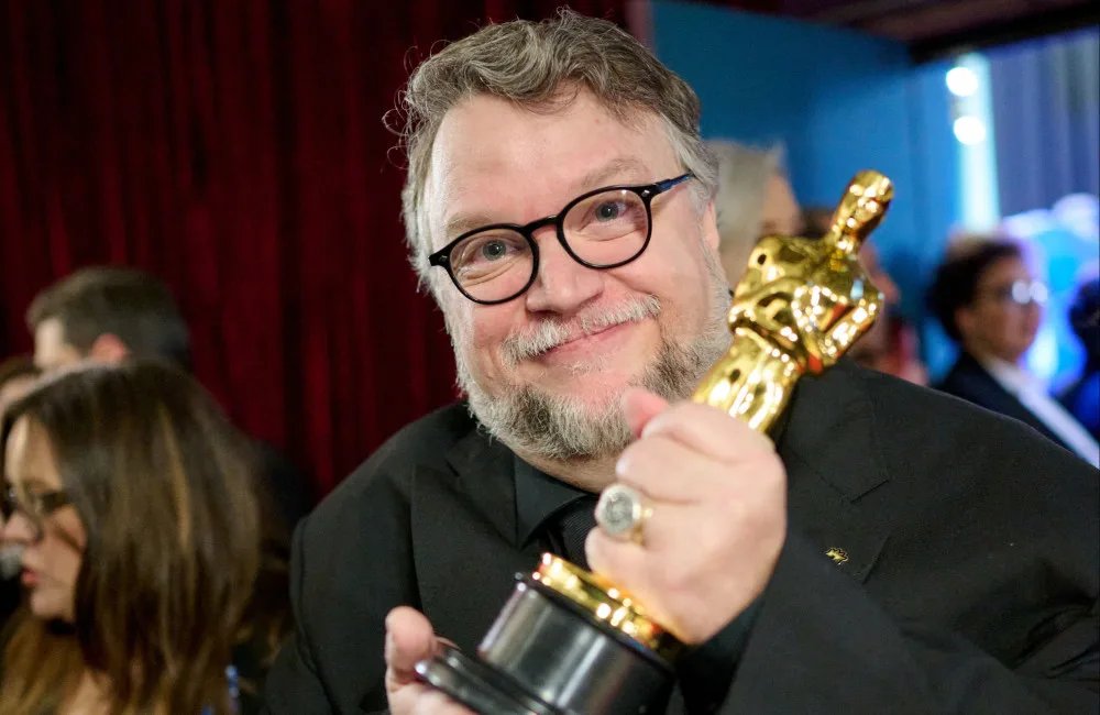 oxentepipoca's tweet image. Durante entrevista a Variety sobre a estreia de &apos;Frankenstein&apos; na Mostra de São Paulo 2025, Guillermo del Toro destacou o renascimento do cinema brasileiro no cenário mundial:

“O cinema brasileiro está em constante renascimento. Sempre houve uma vitalidade enorme, geração após…