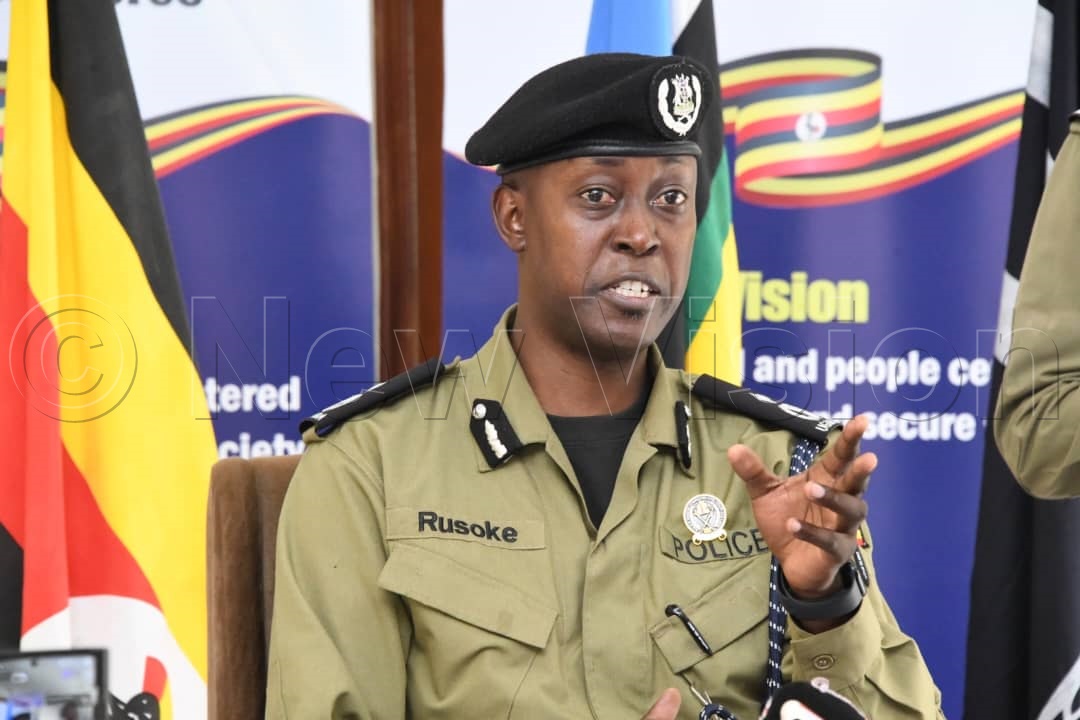 newvisionwire's tweet image. Oil and gas police boss arrested over assaulting shop attendant

Police spokesperson Rusoke Kituuma confirmed the incident and said Nsiima had been detained.

DETAILS👉 buff.ly/6CvpIhx

#VisionUpdates