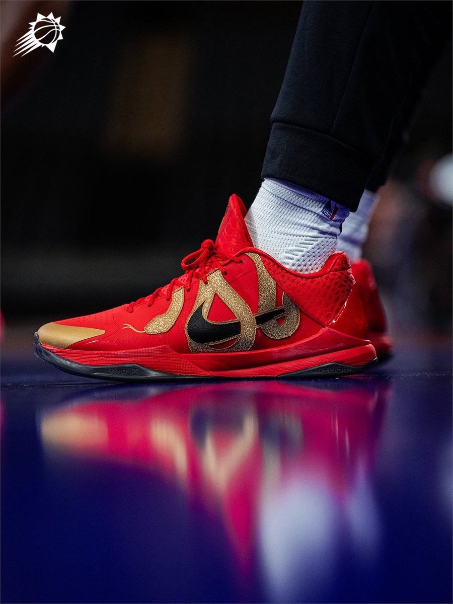 Ryan Dunn pulled up to China in the Kobe 5 Protro “Year of the Mamba” 🐍 