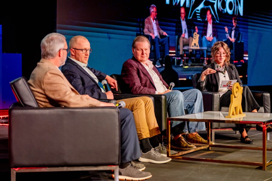 Rankings.io tweet media