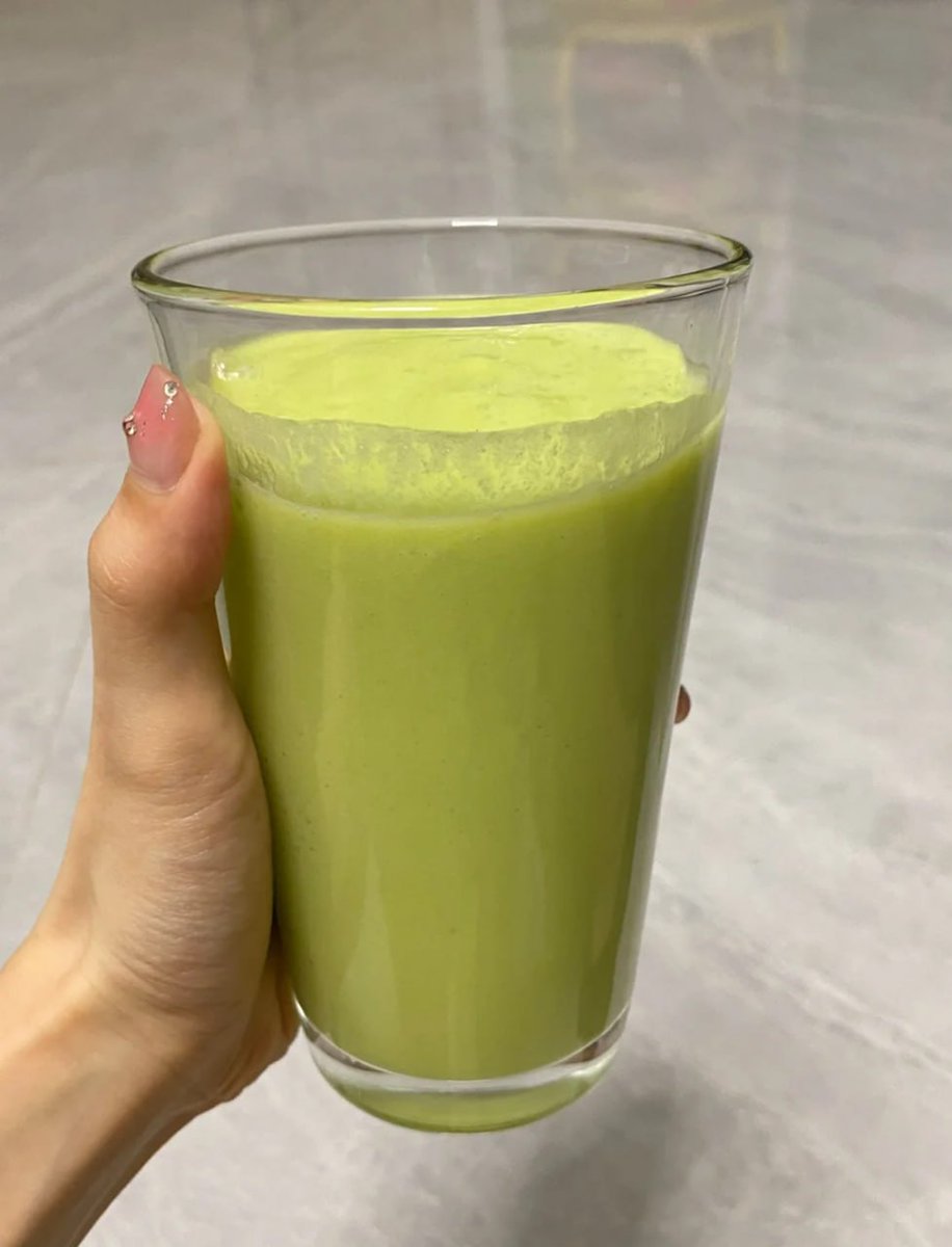 Creamy, dreamy, and topped with a crunch   #HealthyIndulgence #SmoothieGoals