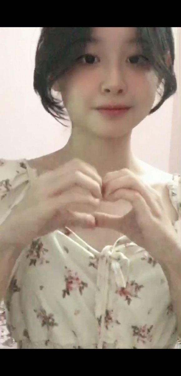 fireworkABA's tweet photo. 地区广州
年龄18
最想老婆被怎么操：前后轮奸
绿奴接受程度：看女友被单男操
投稿目的：曝光
#绿帽 #绿帽奴 #人妻 #淫妻 #反差 #出卖 #出卖女友 #绿奴 #社死 #曝光 #自毁 #恶堕 #母畜 https://t.co/S3HGDEvq4M