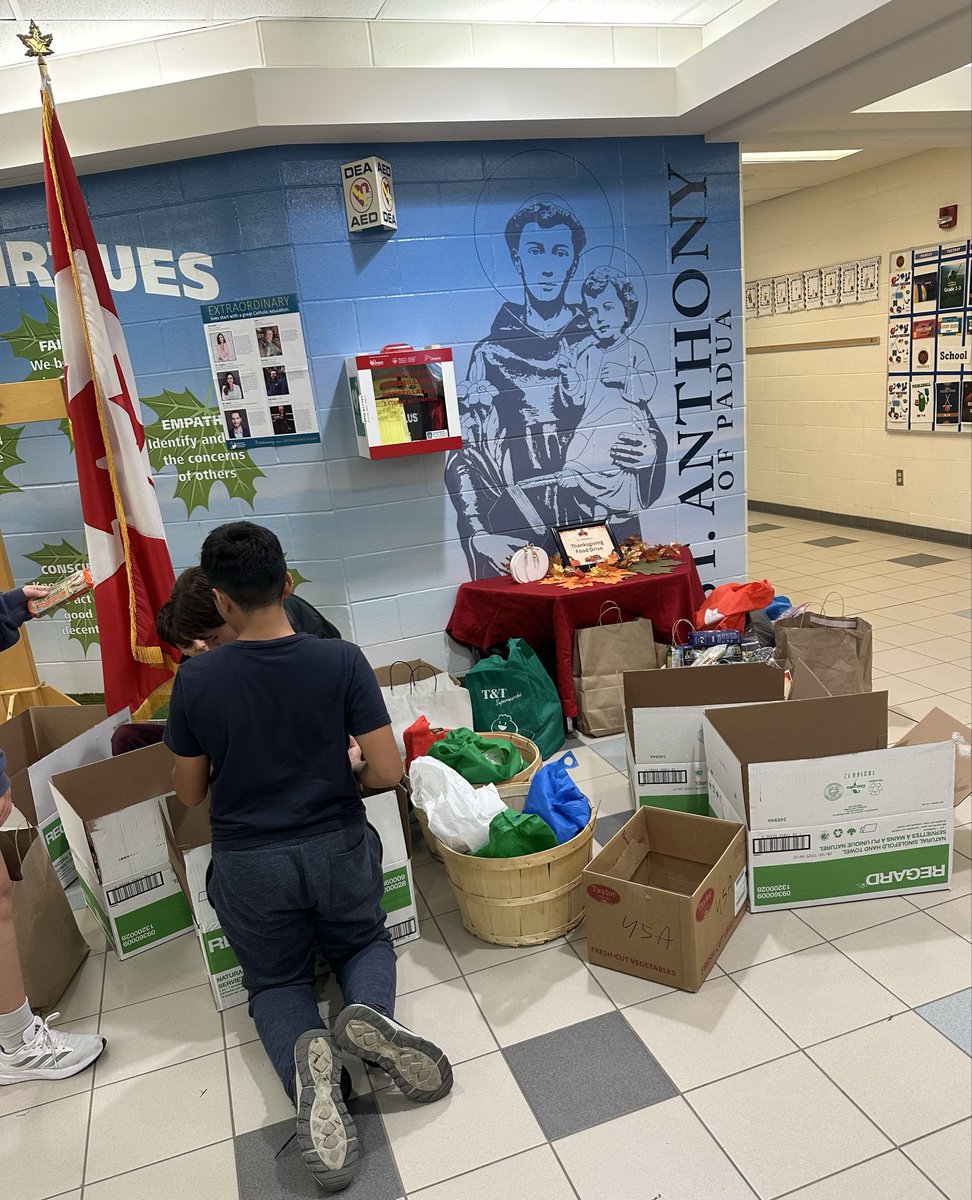 Special Thanksgiving shout-out to our <a href="/AnthonyBrampton/">St. Anthony Brampton</a> school community for all your generous donations during our Food Drive. Also, thanks to our <a href="/AnthonyYFAs/">StAnthonyYFA</a> for your help organizing the many contributions. #PhoenixProud <a href="/DPCDSBSchools/">Dufferin-Peel Catholic District School Board</a> <a href="/NunoTome8/">Nuno Tome</a>