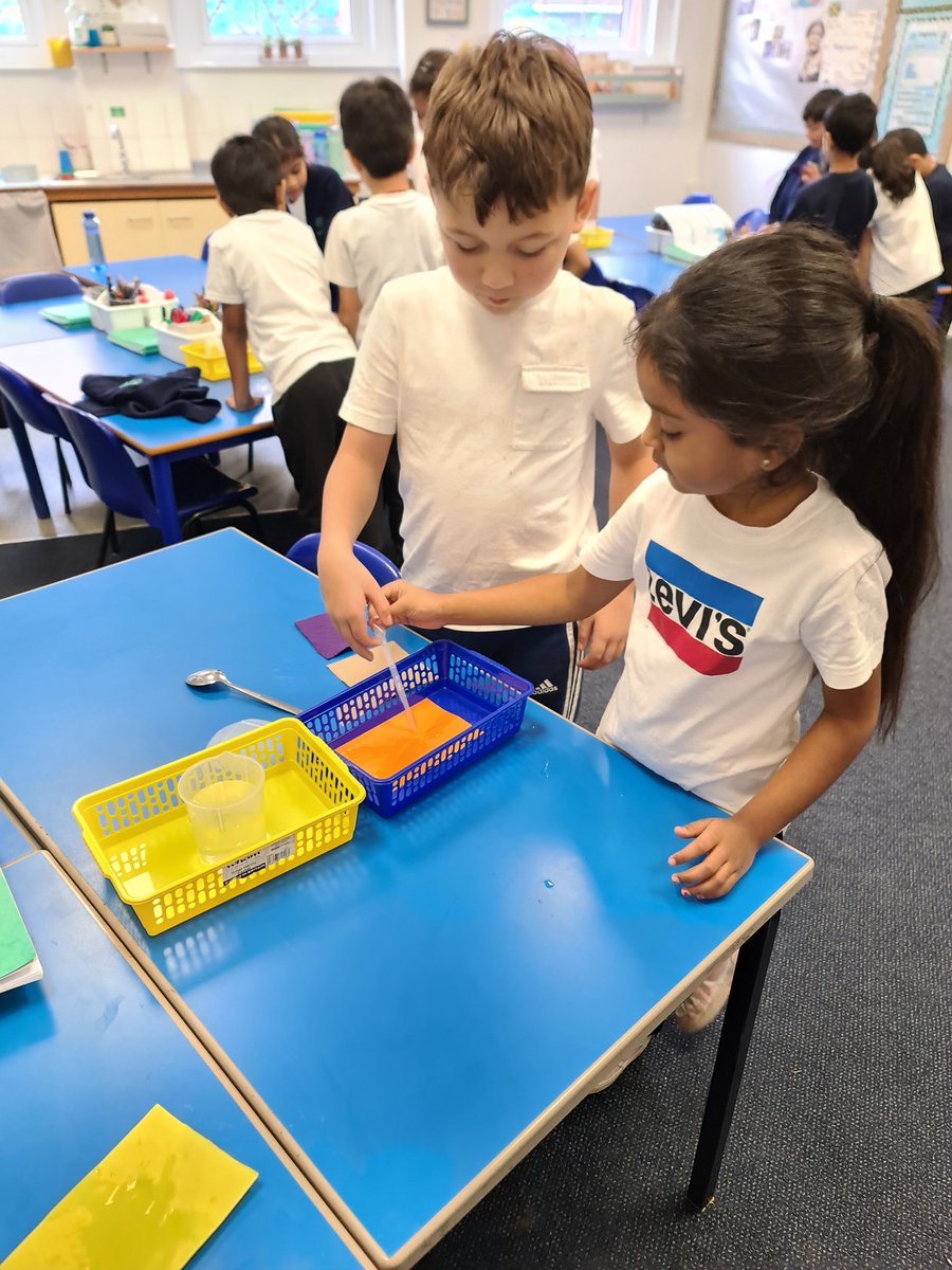 MrsFojdar_AMPA's tweet photo. In Science this week 2NF were excited to test different materials. We needed to find the best materials for Cinderella's carriage! We worked as a team and discussed our findings! @AbbeyMead_TMET #science https://t.co/U7RODijJmP