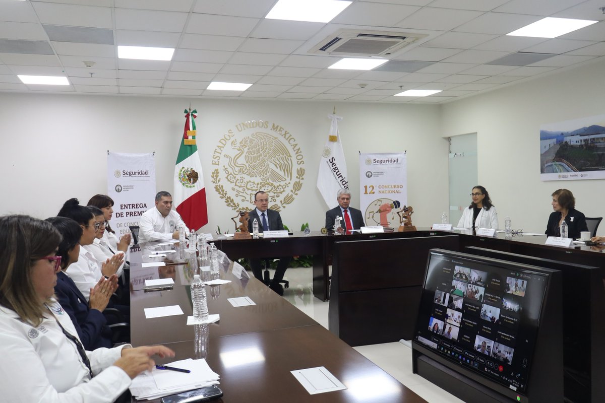 SSPCMexico's tweet photo. Premian a ganadores del concurso nacional "La Voz Penitenciaria". https://t.co/m4YQ7JRCHf https://t.co/j8zMZpVrMt