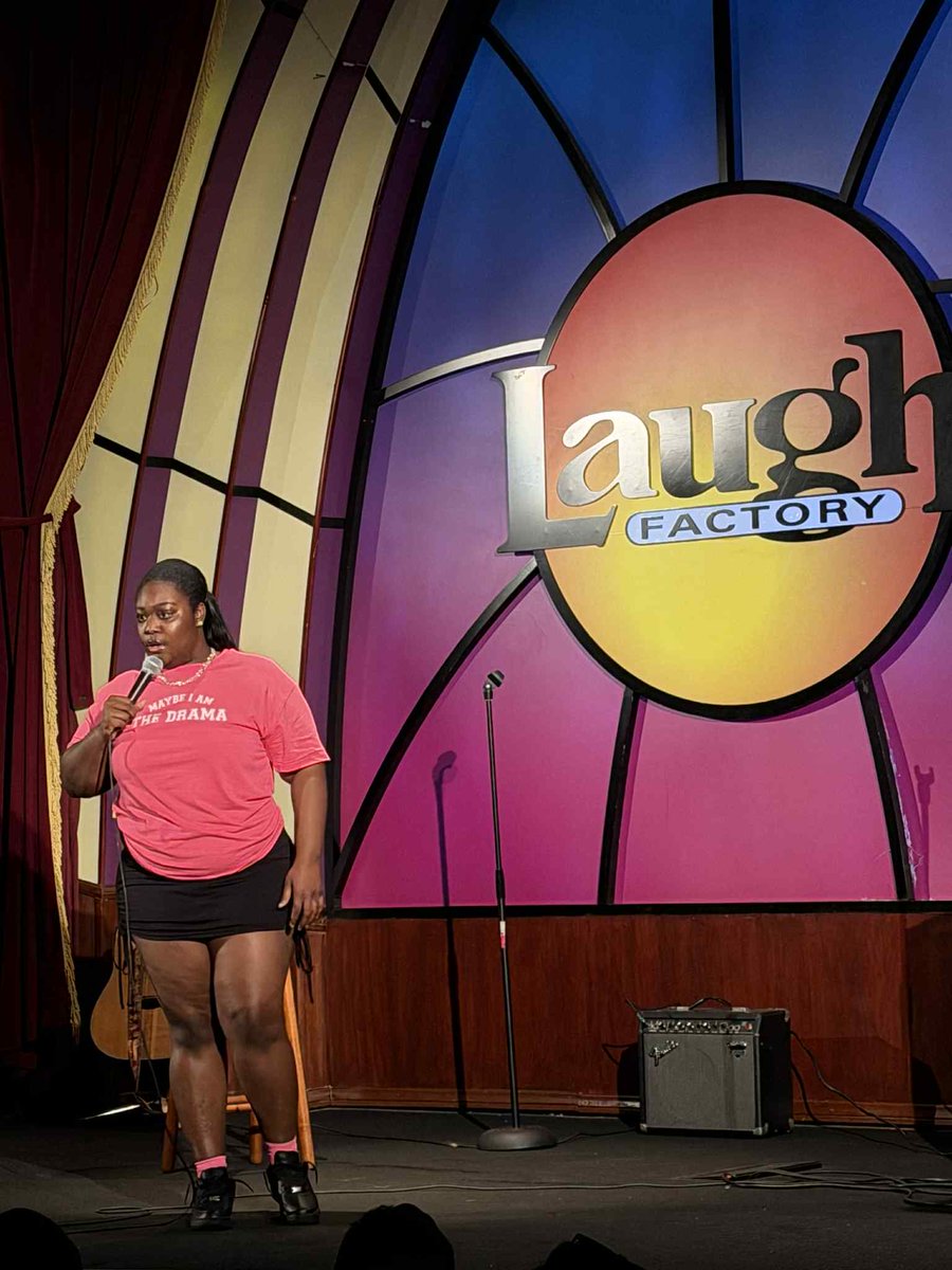 QueenOfCleanComedy tweet media