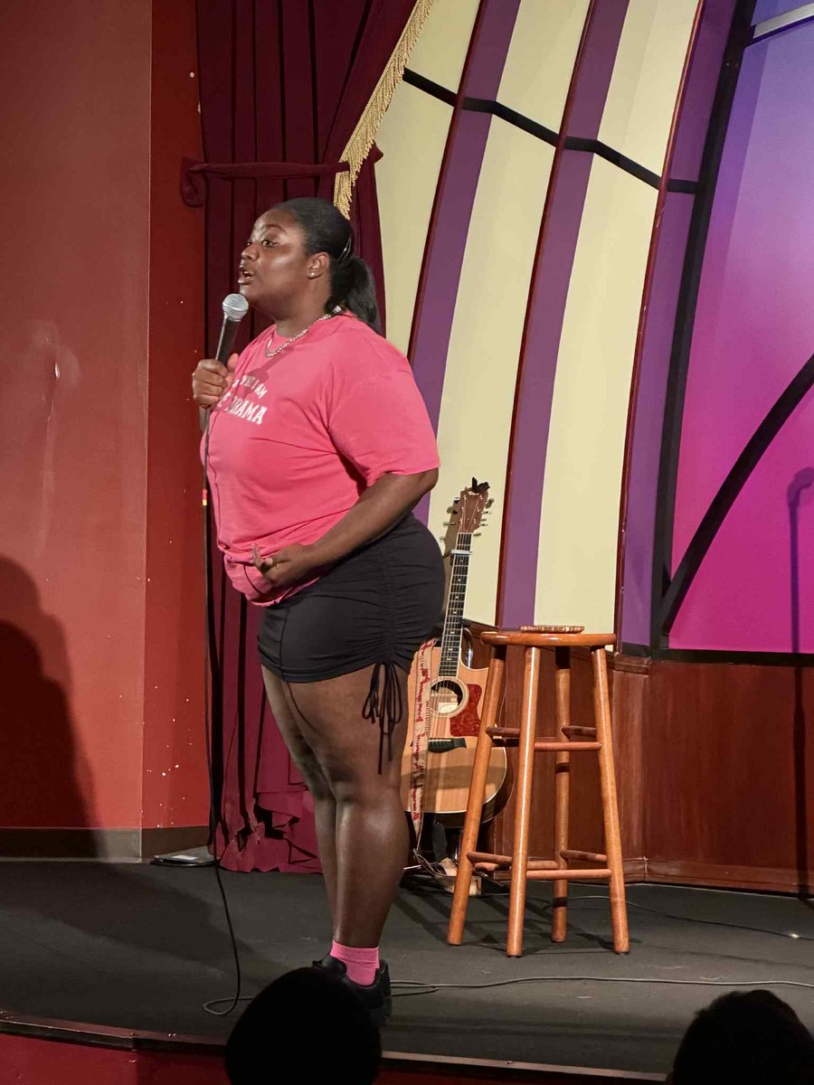 QueenOfCleanComedy tweet media
