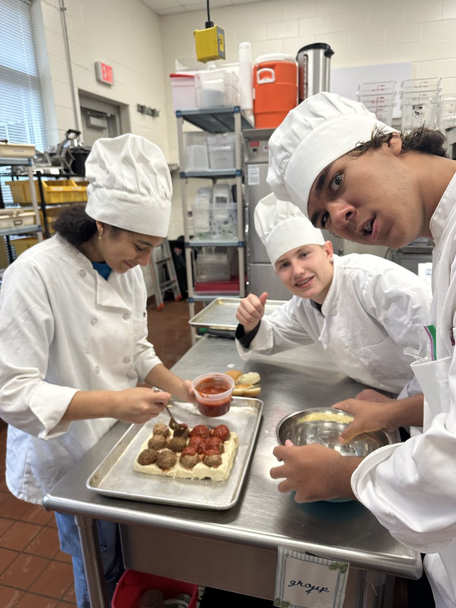 apexculinary's tweet image. Homecoming Week! ⭐️🤩