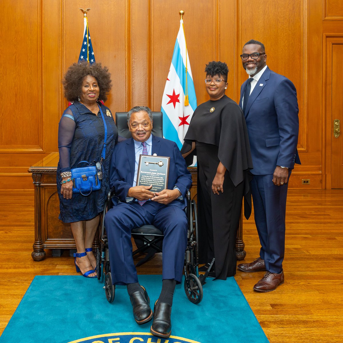 Mayor Brandon Johnson tweet media