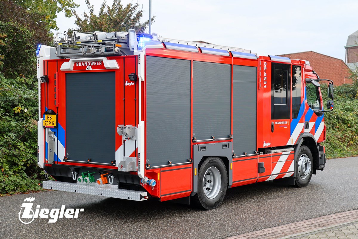 ziegler_nieuws's tweet photo. Nieuwe tankautospuit voor Brandweer Barchem

Op woensdag 8 oktober 2025 heeft Ziegler een nieuwe tankautospuit afgeleverd aan Veiligheidsregio Noord- en Oost-Gelderland post Barchem.

Het voertuig is opgebouwd op een Volvo chassis, type FE 320.

#Zieglerpower 
#weprovidesecurity https://t.co/50KM3Bw8Lc