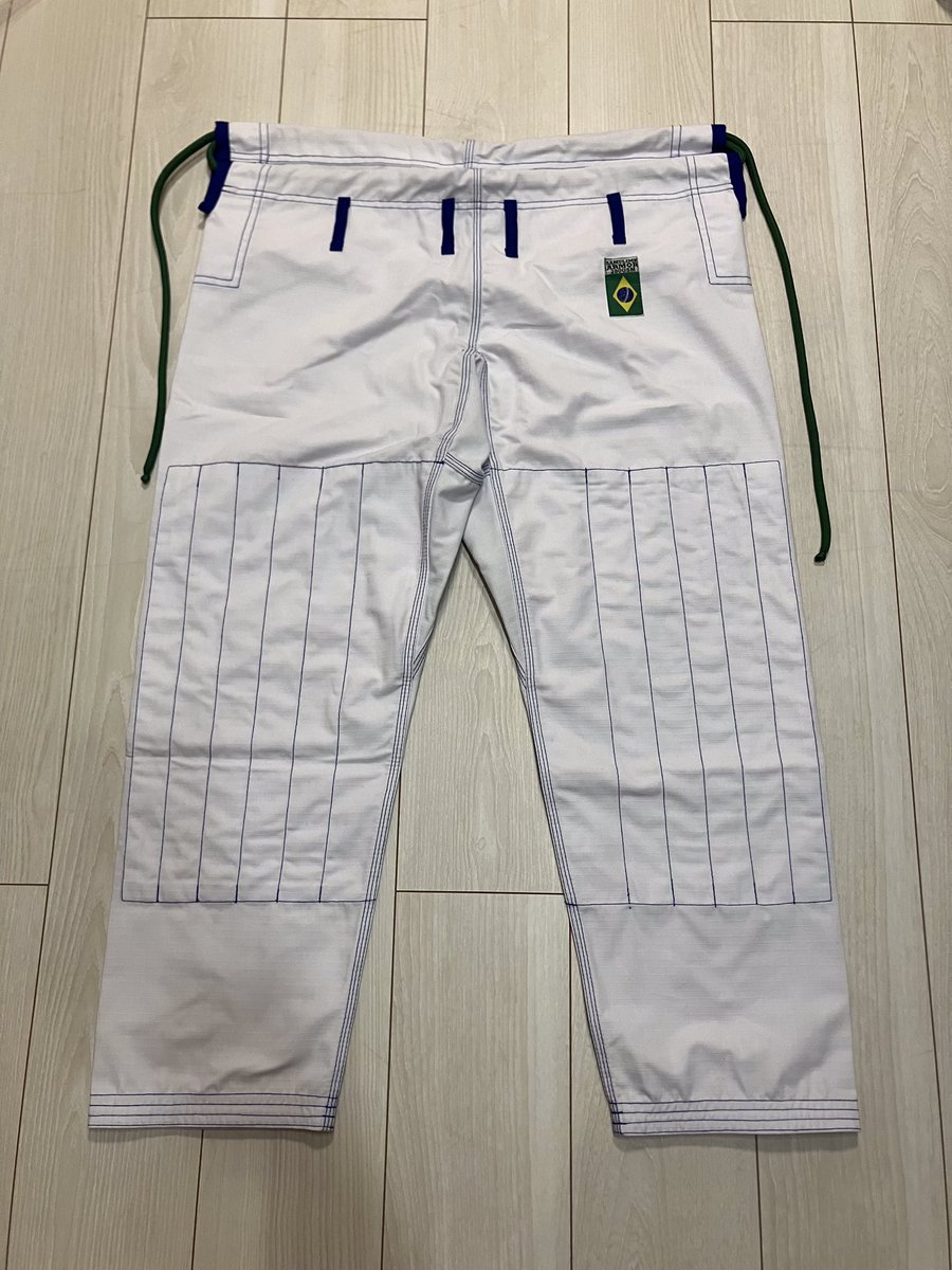 kojima0's tweet photo. サムライムドウギ”唐草”と”波”が入荷しました。A1~A3まで若干ですが在庫あります。ご興味のある方はぜひお問い合わせください。よろしくお願いいたします。
※IBJJFユニフォーム規定に準拠しております。押忍。
#IBJJF #jiujitsu #samulime #侍夢 #柔術 https://t.co/Z0KdJhKAGK