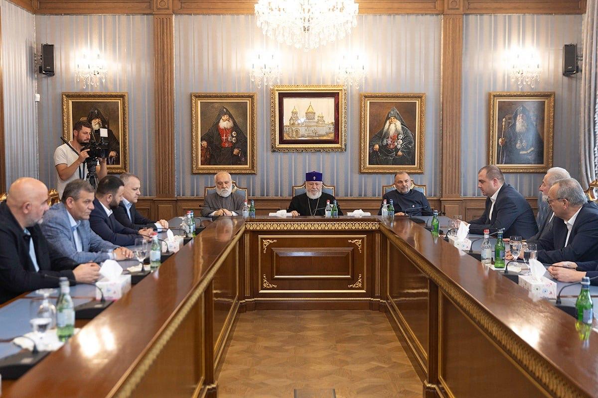 RE:PUBLIC PRESS tweet media