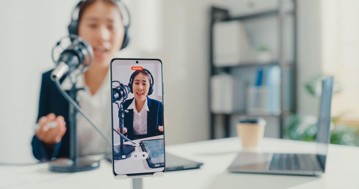 19 Expert Tips For Leveraging Short-Form Video For B2B Success. ow.ly/naYO50X4wmE via <a href="/Forbes/">Forbes</a> #PR #PublicRelations #Video #B2B #Strategy