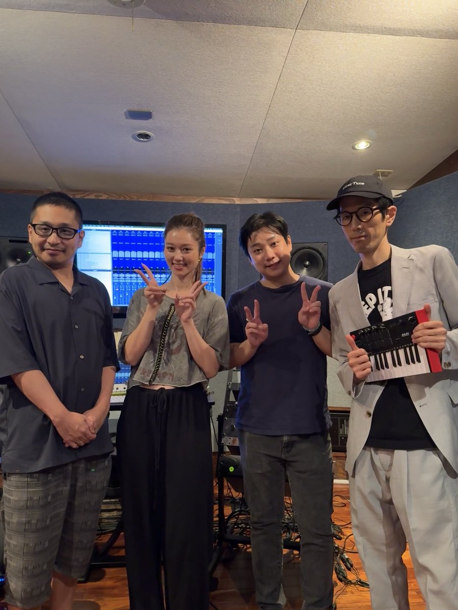 FREE COOL tweet media