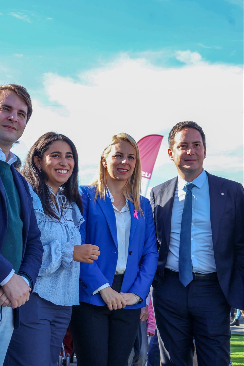 hanane_mnsr's tweet photo. Avec @MLP_officiel à Cournon-d’Auvergne pour le Sommet de l’élevage. 

Alors que nos adversaires discutent de postes sur les plateaux TV, notre Présidente est aux côtés des agriculteurs français ! 🇫🇷 https://t.co/Kzzvqsg5DH