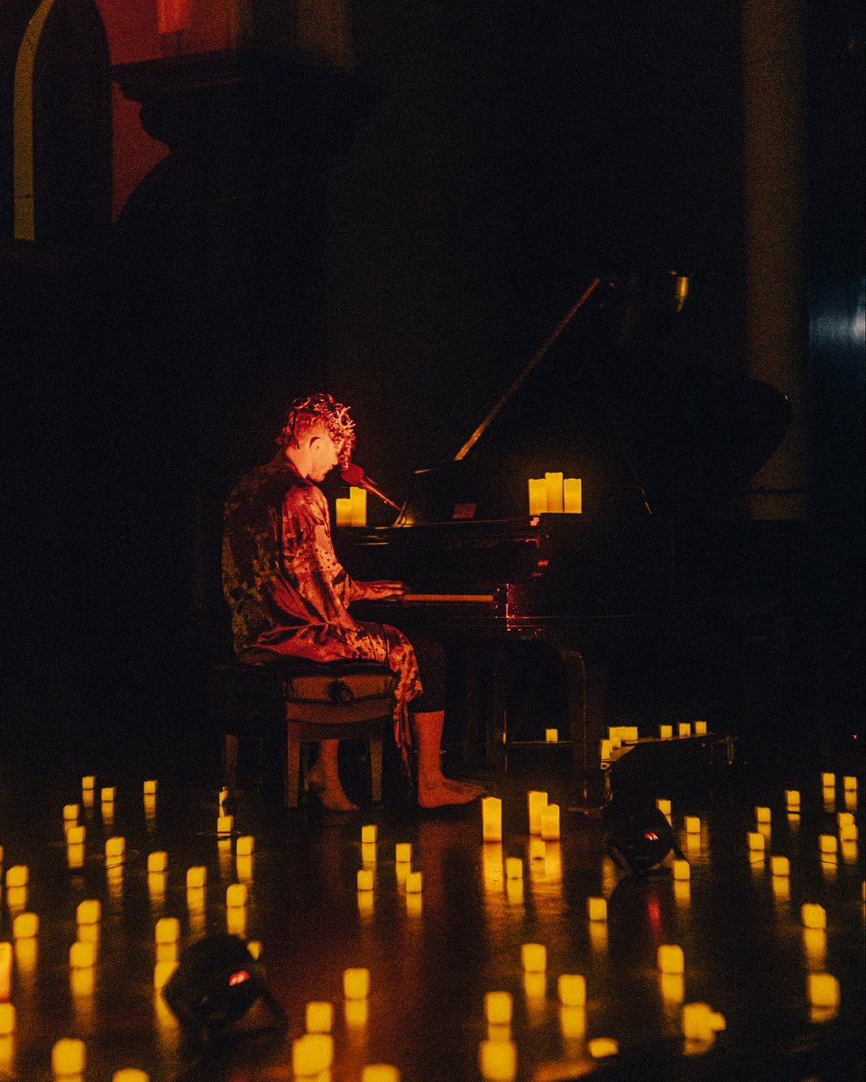 RunCryWolf's tweet image. Thank you to everyone who has come out to share these beautiful intimate spaces with me on this tour. 

It&apos;s been such a pleasure to dive into this other side of my art, focusing so intently on the nuances of lyricism and melody. I hope you guys have loved it as much as I have.…