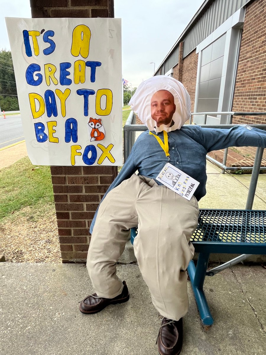 🍂 Fall fun is here!  

The Great KG Scarecrow Showdown has arrived, and King George County Schools has two entries — the School Board Office and King George Middle School!

Cast your vote by October 11 to help choose this year’s winner! 🏆
👉 Vote here: ow.ly/y9Sw50X8HWH