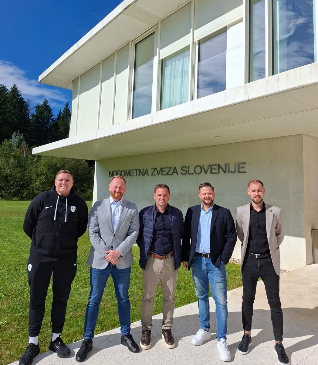 PTU x LiveTag.pro x <a href="/nzs_si/">NZS | FA Slovenia</a>🇸🇮 na dłużej razem🤝 Dziś mieliśmy okazję odwiedzić piękną siedzibę Słoweńskigo ZPN ⚽ Blisko 3-godz spotkanie przyniosło rozszerzeniem współpracy w obszarach: 
🔹organizacji kursów trenerskich
🔹ewaluacji kursantów
🔹oceny zajęć na kursie