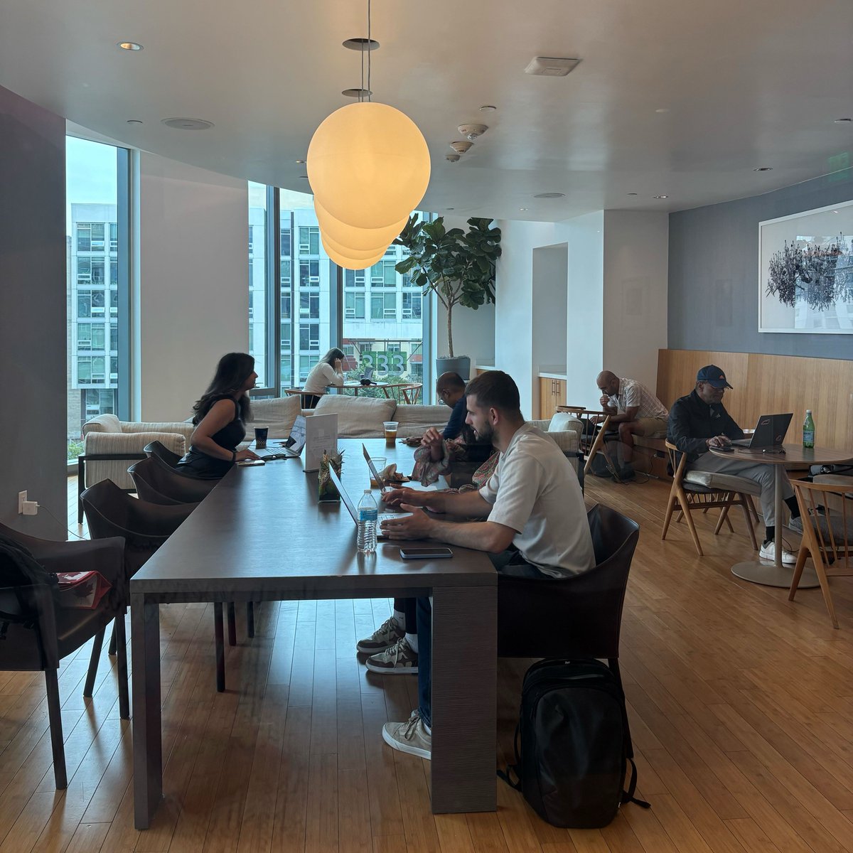 vakaytion's tweet image. We&apos;re live! 🎉 Coworking with Akash: SF Tech Week Edition is happening now through 3:00 PM PT. Come join us!

💻luma.com/sftechweekcowo…