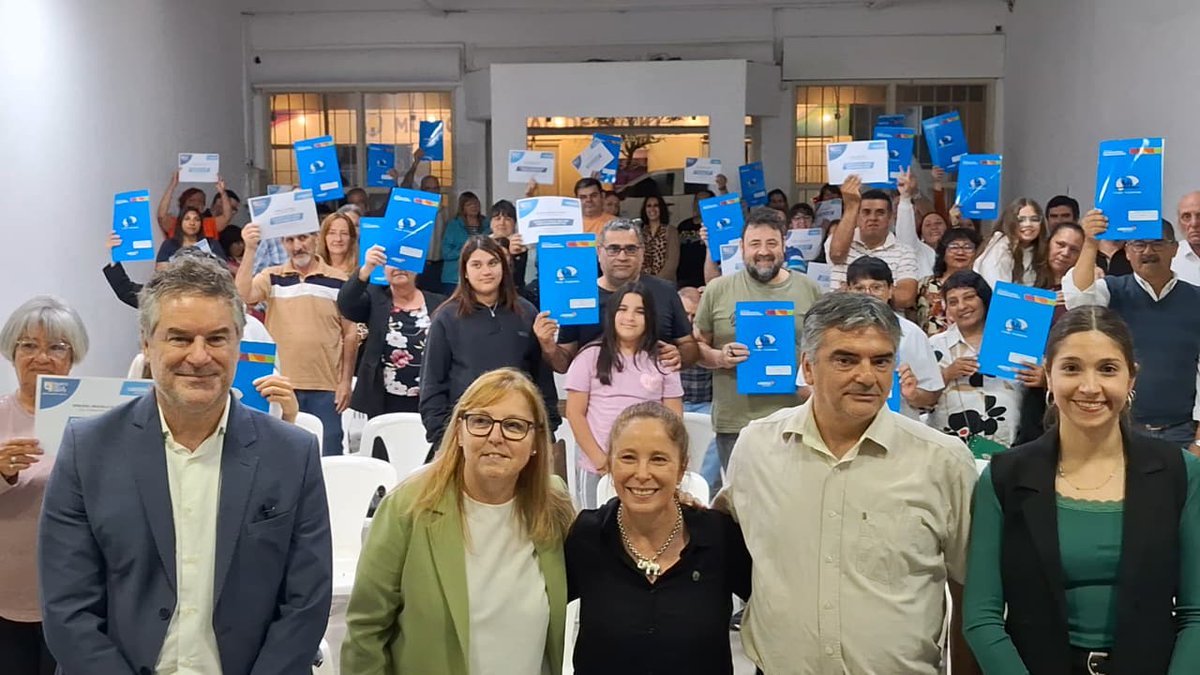 En #eltio estuve a cargo de la Conducción del Acto Entrega de Créditos del #BancoDeLaGente y #EscriturasSociales para vecinos de la comunidad junto a <a href="/Municipioeltio/">Municipalidad de El Tío</a> Cada evento es una forma de cumplir la misión concreta de la comunicación #periodismo