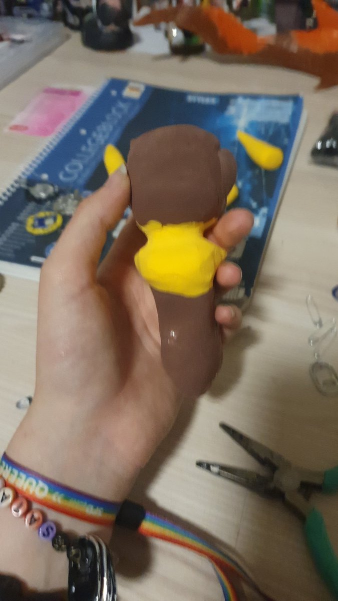 dimiartist's tweet photo. Me making a Mini figure cuz I can't draw humans @Jun_JunoXx oc https://t.co/yz9m3Fyb1H