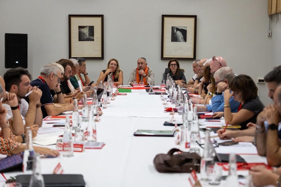 UGT_Comunica's tweet photo. 🤝 #UGT celebra su Consejo Confederal en Ceuta (@UGTCeuta)

🗣️ En el encuentro han participado la Comisión Ejecutiva Confederal del sindicato, encabezada por su secretario general, Pepe Álvarez, y los secretarios/as generales de las Federaciones y las Uniones Territoriales

🔗 Léelo aquí https://t.co/xO65atN4ER