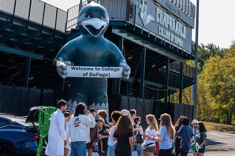 CODAlumni's tweet photo. Homecoming at COD was a celebration to remember! 🎉 Tailgating, food, football &amp; giving back - with a food drive supporting the Fuel Pantry. 🏈💚 #CODProud #ChapsNation #CODAlumni https://t.co/50P7SYshAy