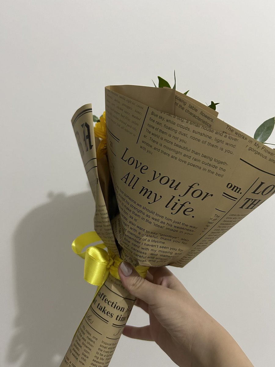 Birisi bugün dünya çiçek alma günü diye tivit attığı için sahip olduğum güzelliikkkkk