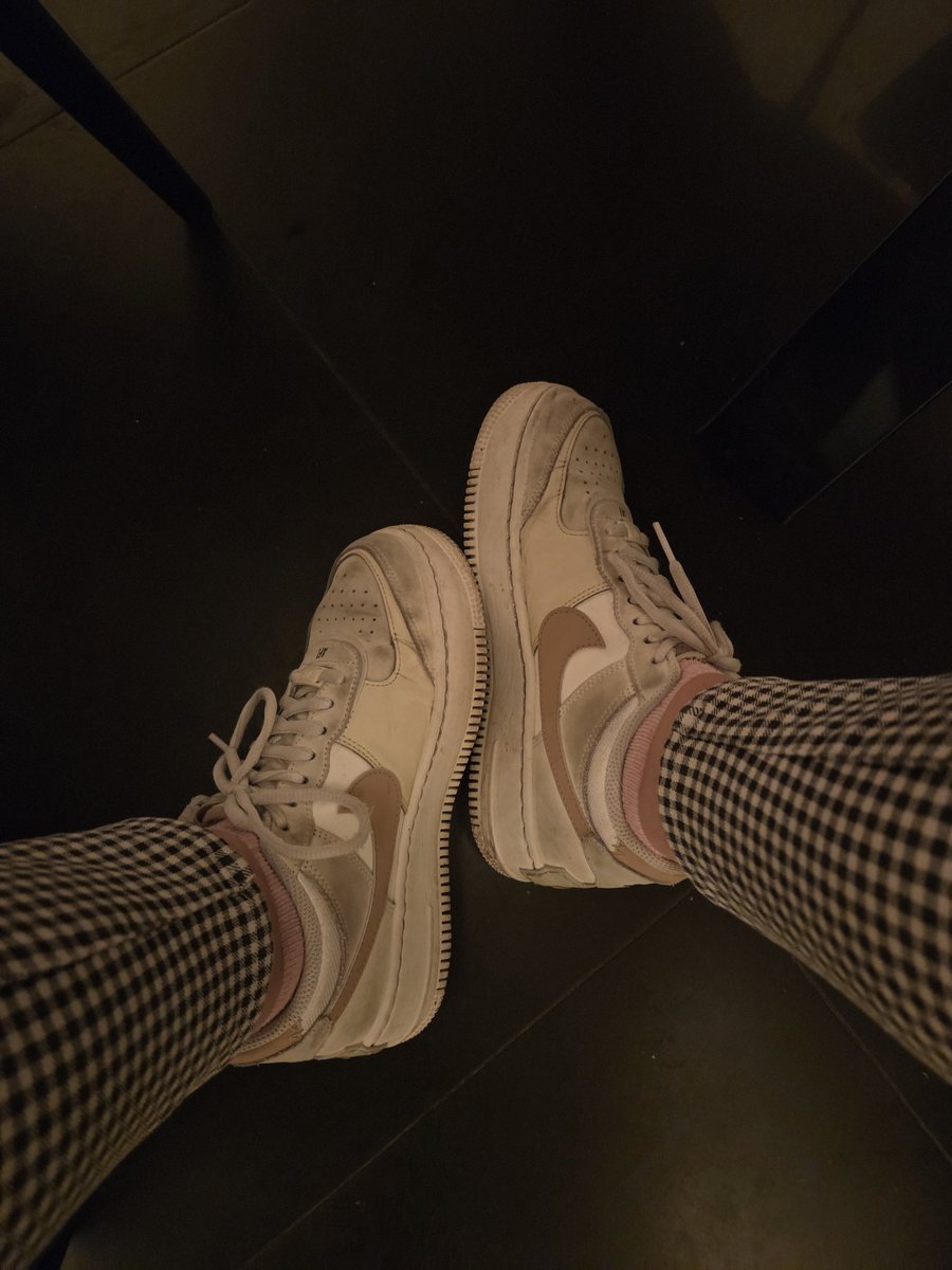 SueSocks37's tweet photo. Some really smelly socks on the way... 👀 #footfetısh #feetworshi̇p #feetfetısh #feetِ  #feetworld #FeetPicture #Feet #foot #voet #voetenfotos #feetpicsNL #feetpicsBE #voetfotoNL #voetfotoBE https://t.co/S2TCf4ybSh