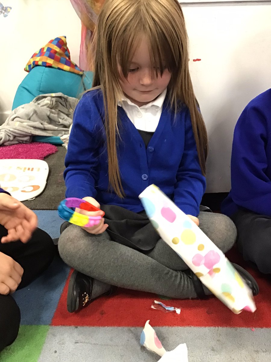 featherbyinfjnr's tweet image. 🎉 Wren Class celebrated today with a well-earned party! 🥳 They chose this as their reward for collecting 20 tokens by consistently showing unity, aspiration, resilience, responsibility, trust, and respect. Well done, Wren Class! 👏 #ClassReward #SchoolValues #WrenClass